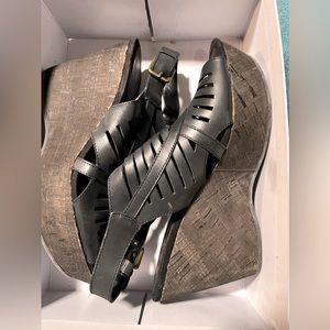 Nine West Black Wedge Sandal Size 8